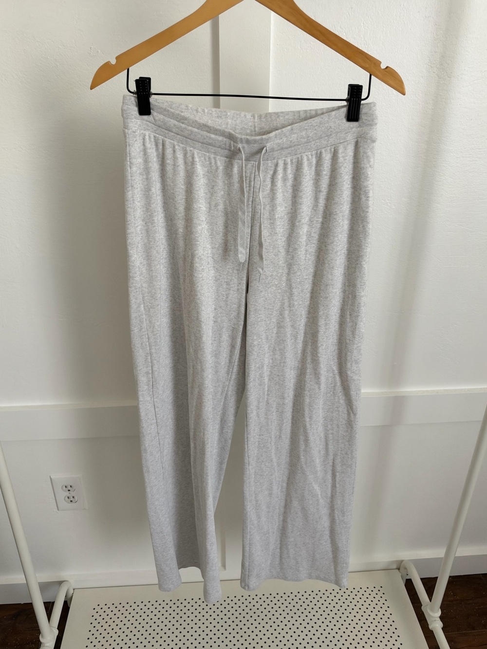Aritzia Homestretch Rib Kickback Pant Heather Grey